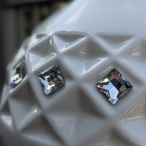 Swarovski Crystal Embedded Bone China Vase - Picture 3 of 4